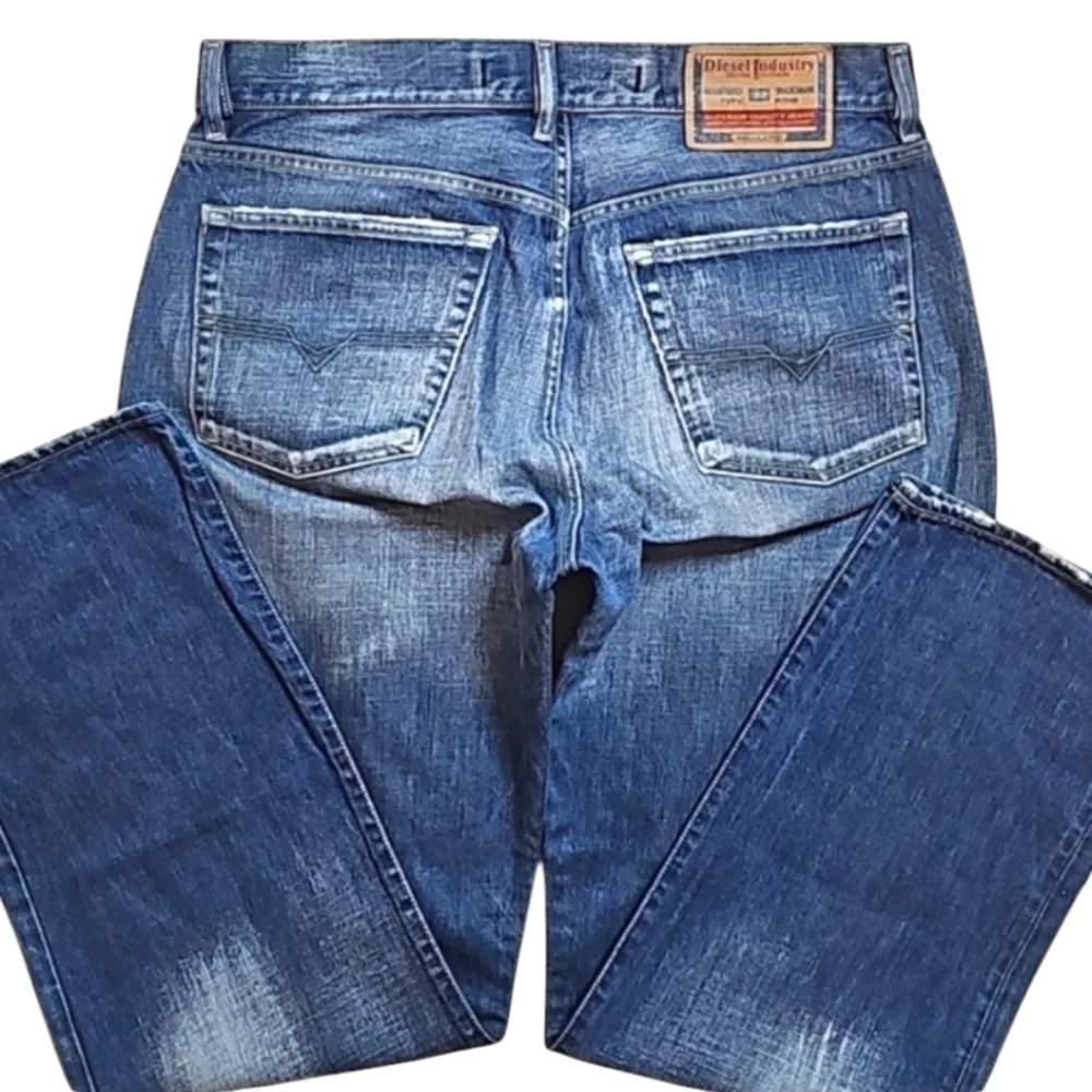 Diesel Industry Denim Division Jeans. Men's Size: Waist 36x32 1/2 Inseam.